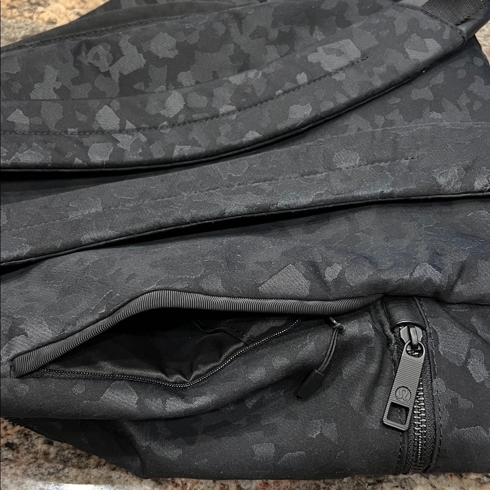 LULULEMON City Adventurer Backpack 17L Jacquard Camo Obsidian Black - Picture 9 of 13
